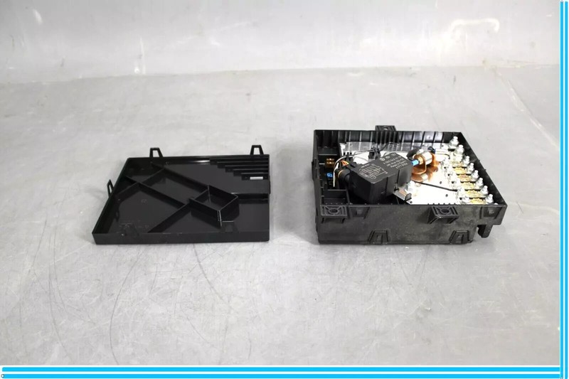 07-14 Mercedes W221 S550 CL63 Electric Power Supply Control Fuse Box Module OEM