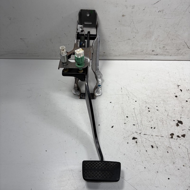 10-14 Honda Insight Brake Pedal 46600-TM8-A51 OEM