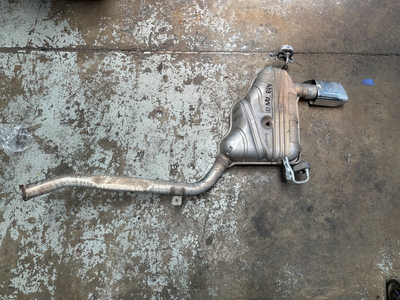 06-11 Mercedes ML350 W164 3.5L RIGHT PASSENGER SIDE MUFFLER EXHAUST W/ PIPE OEM