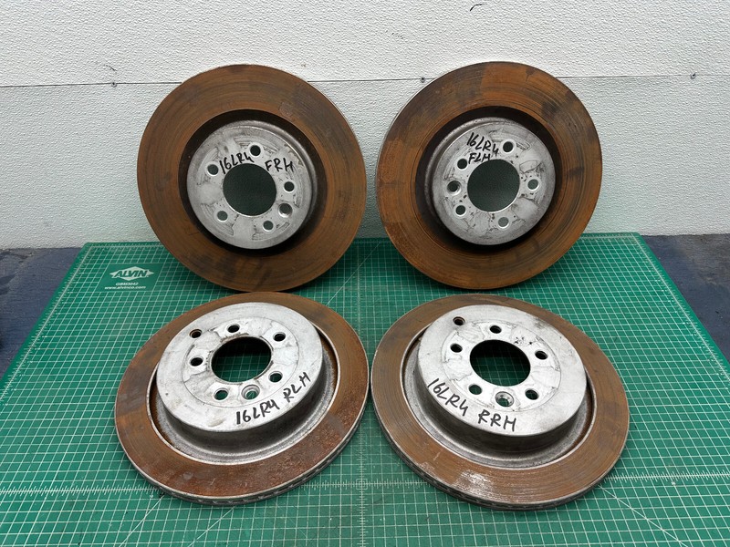 06-16 LAND ROVER LEFT & RIGHT BRAKE DISC ROTOR SET OEM