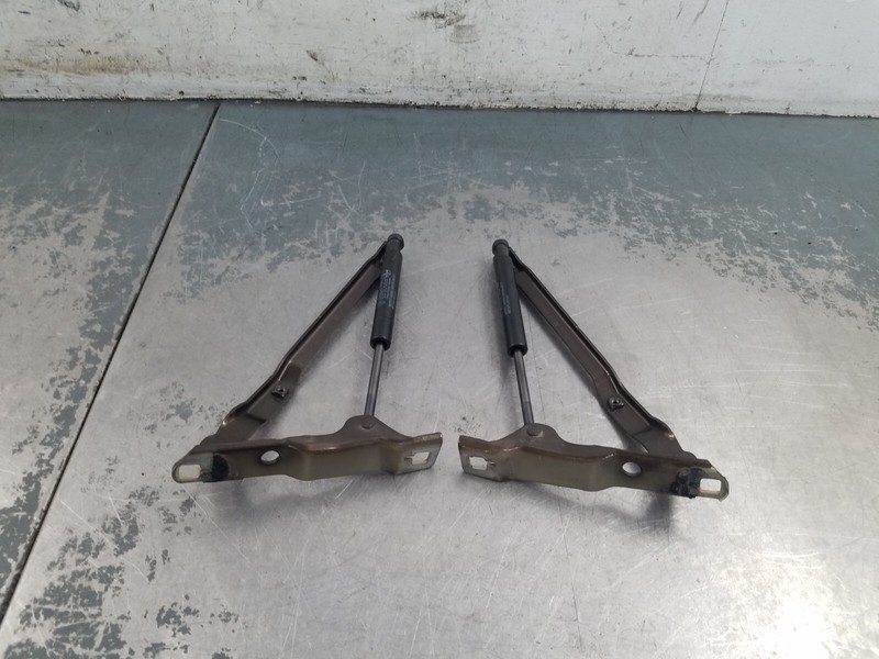 2008 Porsche Cayman S 987 Hood Hinges / Struts#3197 A4