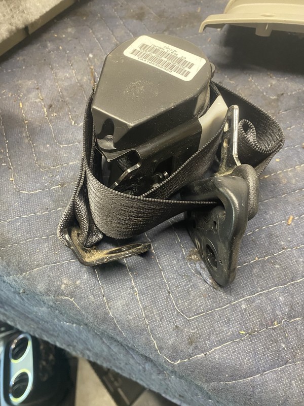 2014 Jeep Patriot Sport 2.4 4x4 Left Rear Seat Belt OEM
