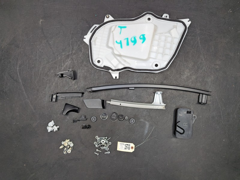 Front Right Door Window Sash w/ Covers & Fasteners Set 2021 Toyota RAV4 19 - 24