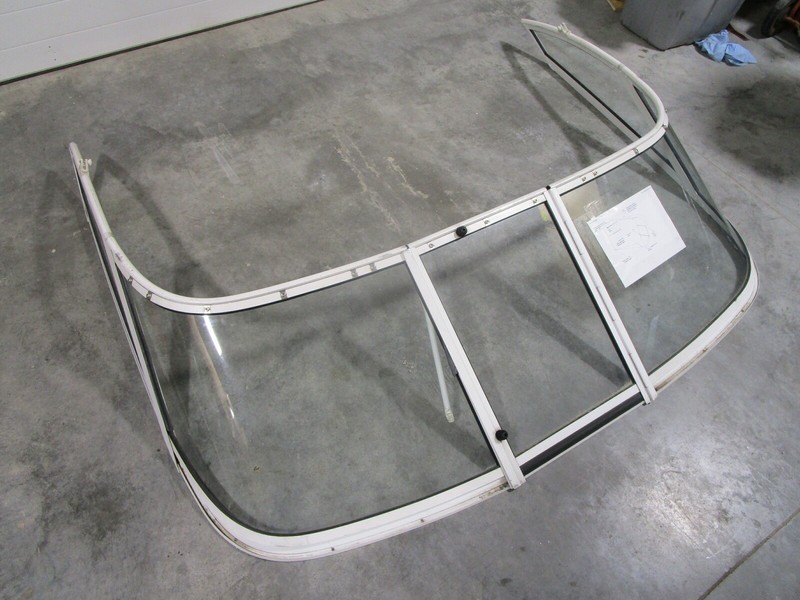 1996 Aquatron 1800 Bow Rider Boat Windshield Window Glass Curved Walk Through