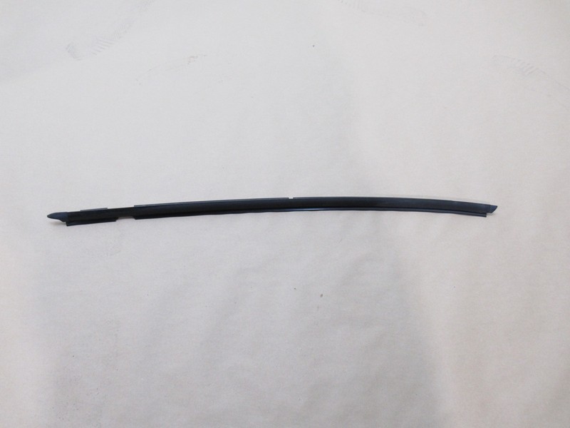 Mazda MX-5 Miata 2019 Front Right Door Belt Window Trim Molding 15-25 *