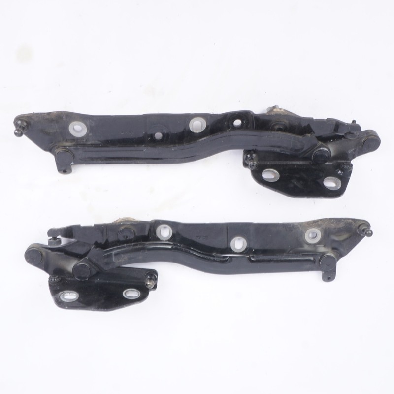 2004 - 2010 Audi A8 Quattro Rear Trunk Hinge Pair 4E0827300H / 4E0827299H OEM