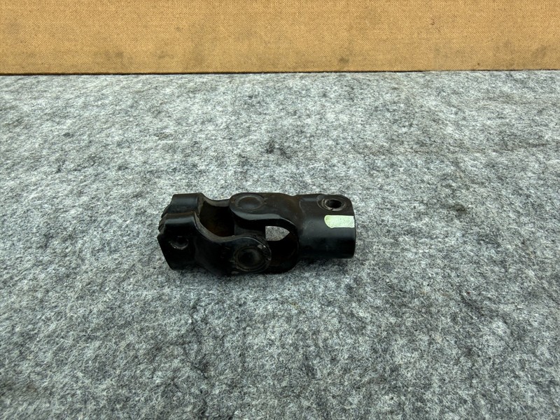 INFINITI M37 M56 Q70 2011-2019 OEM STEERING COLUMN LOWER JOINT FLEX SHAFT