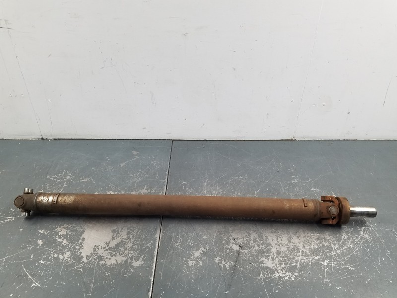 2002 Chevy Camaro Z28 35th Vert Driveshaft - Auto Transmission #9432 Y4