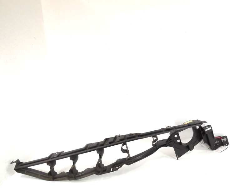 2007 07 BMW X5 Front Fender Mounting Mount Bracket Passenger Right OEM