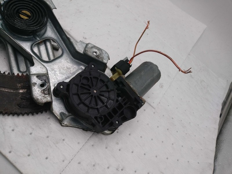 2004 Dodge 2500 Pickup Front Left Window Regulator White 374583 Used