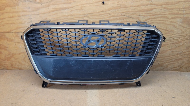 2016 2017 Hyundai Sonata Hybrid Front Bumper Grille 86350-E6100 OEM "DAMAGED "
