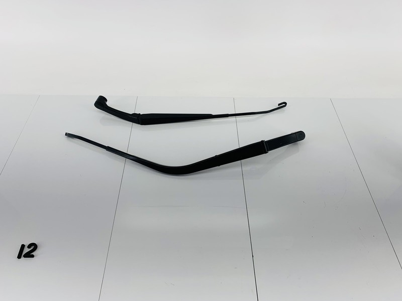 11-25 MITSUBISHI OUTLANDER SPORT FRONT RIGHT & LEFT WINDSHIELD WIPER ARM SET OEM
