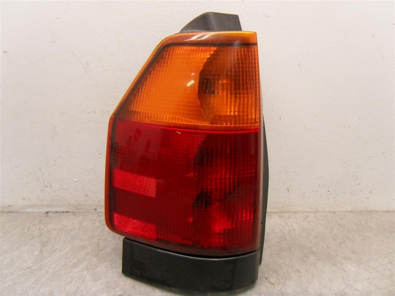 02-09 GMC ENVOY DRIVER LEFT TAIL LIGHT LAMP REAR BRAKE OEM 166-01962L
