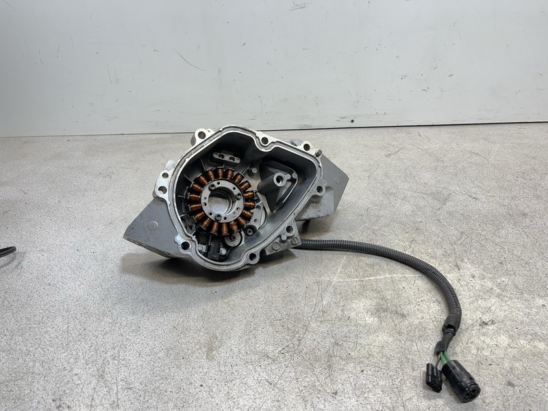 07 Yamaha VX110 Engine Stator Pick Up Coil Cover Case VX 110