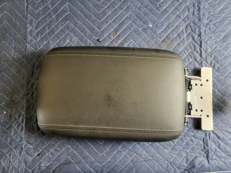 Used Oem Hyundai Center Console Armrest Lid for 2019-2020 Santa Fe