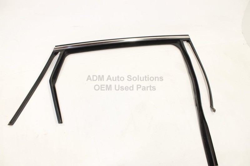 16-20 KIA SORENTO REAR RIGHT DOOR WINDOW GLASS RUN CHANNEL SEAL&MOLDING OEM