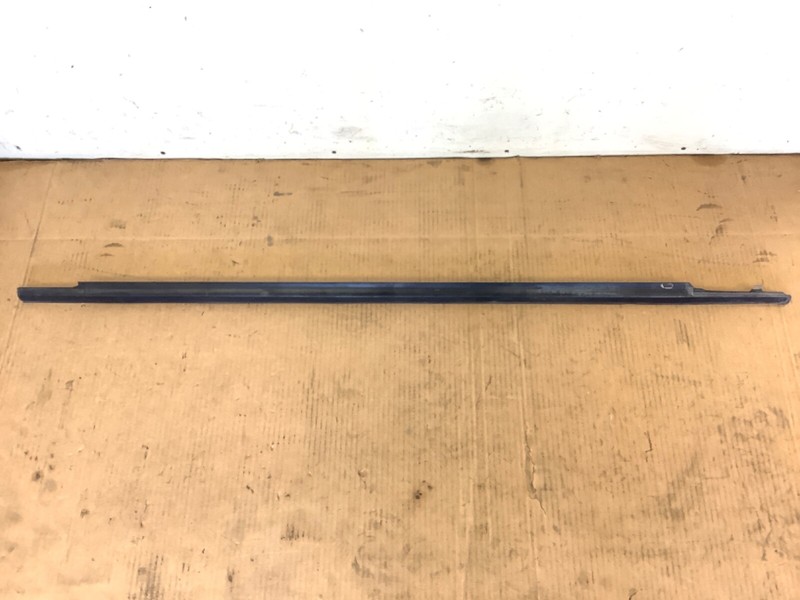87-89 Accord 3Dr Right Side Door Panel Glass Belt Molding Garnish Trim Used OEM