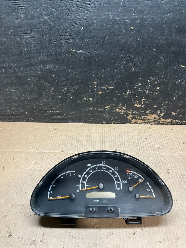 2003 to 2006 Sprinter 2500 3500 Instrument Speedometer Gauge Cluster Y1983 DG