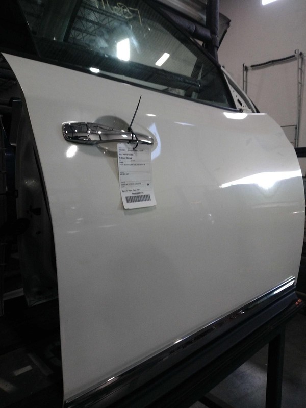 2014 Nissan Pathfinder Right Door Mirror White OEM Good Condition 535582