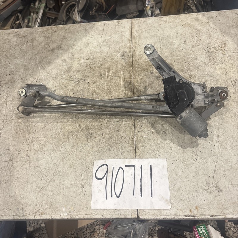 06-11 Cadillac DTS Windshield Wiper Motor And Linkage
