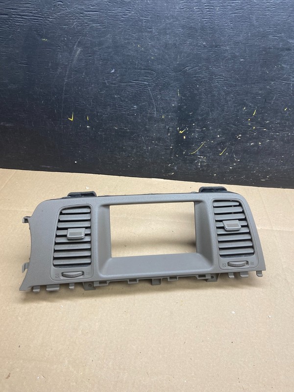 2009-2014 Nissan Murano Radio Center Console Display Bezel Air Vent OEM T9104 DG