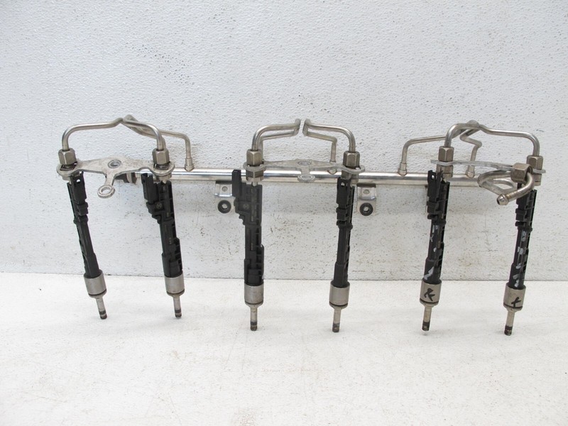 13-15 BMW F01 F02 740Li 3.0 HIGH PRESSURE FUEL INJECTOR RAIL OEM 010224B