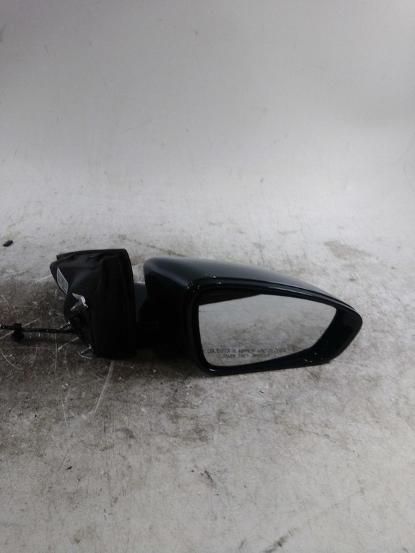 Used Right Door Mirror fits: 2015 Chrysler 200 Power Sdn manual folding w/heated