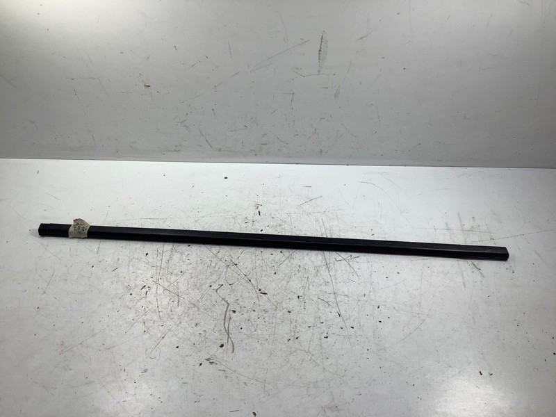 06-011 Honda Civic 4DR Right Front Door Belt Molding Black OEM