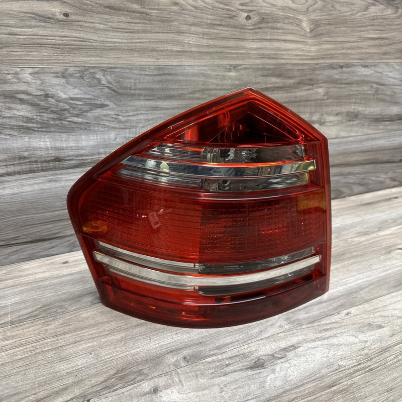 OEM 07-09 Mercedes GL450 GL550 Left Driver Side Tail Light Lamp 1648200564 LR LH