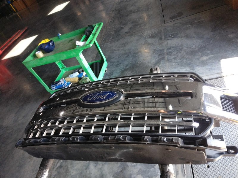 2018 Ford F150 Pickup Grille Red OEM JL3Z8200EA Good Condition 78K Miles