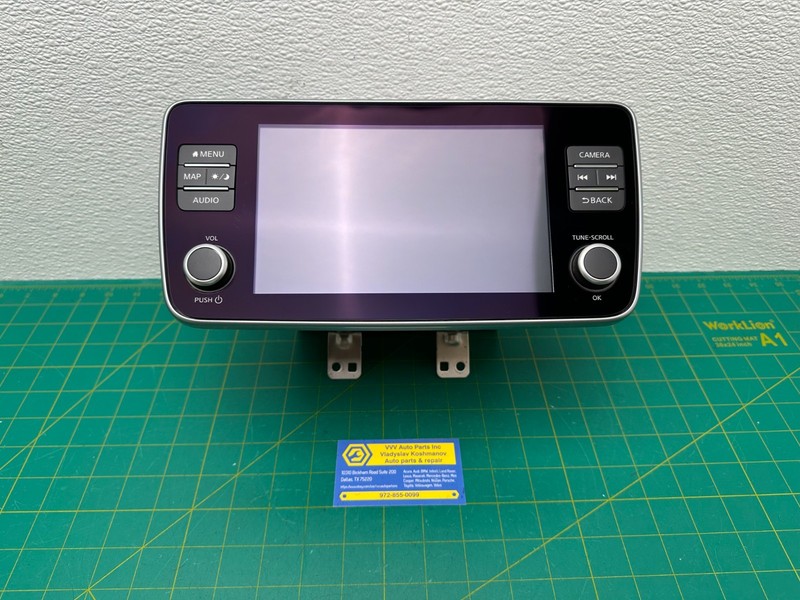 23-25 NISSAN LEAF - SAT NAV HEAD UNIT RADIO DISPLAY SCREEN OEM 25915-6WK5B