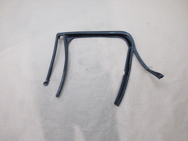 Mini Cooper Countryman S 2024 Rear Left Door Window Weatherstrip Seal 23-25 ;