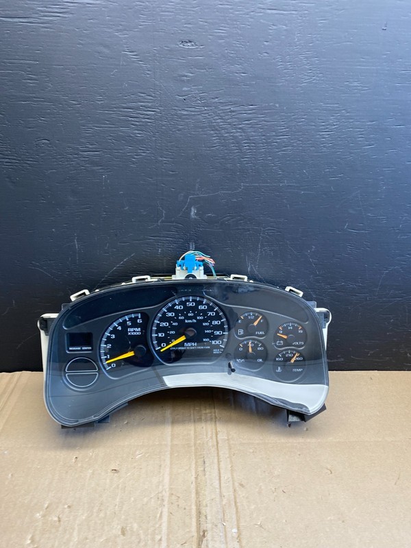 2002 GMC Yukon Speedometer Cluster Gauge Oem AB8825 DG