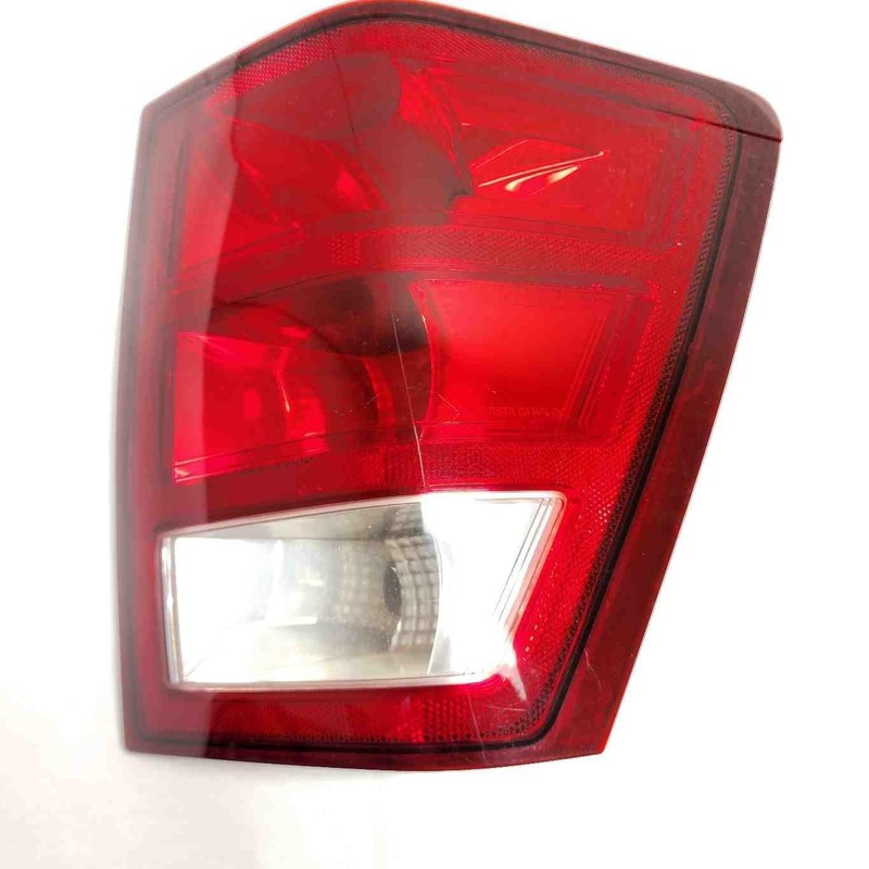 2007 Grand Cherokee RH Passenger Side Tail Light Light Scratches 55079012AC