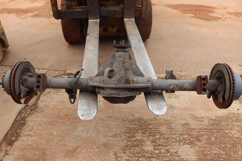 2010-2011 DODGE RAM 2500 4X4 REAR AXLE CARRIER DIFFERENTIAL 4.10 RATIO OEM