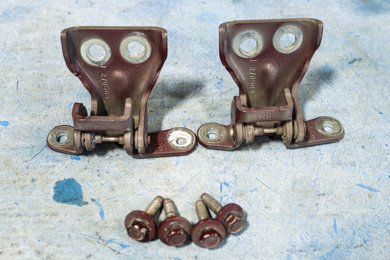 2008-2009 Pontiac G8 Gt Right Front Door Hinges w/ Hardware OEM *USED*