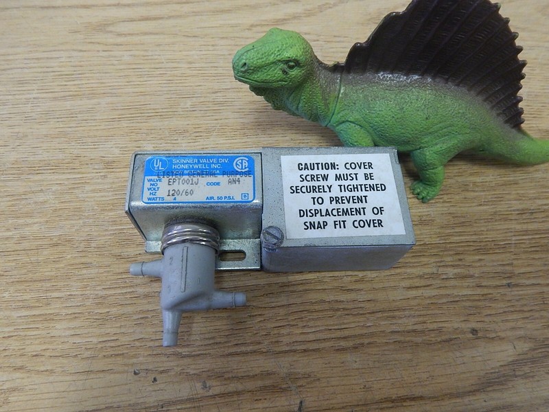 Skinner Valve Div EPT001J AN4 Pneumatic Solenoid*FREE SHIPPING*