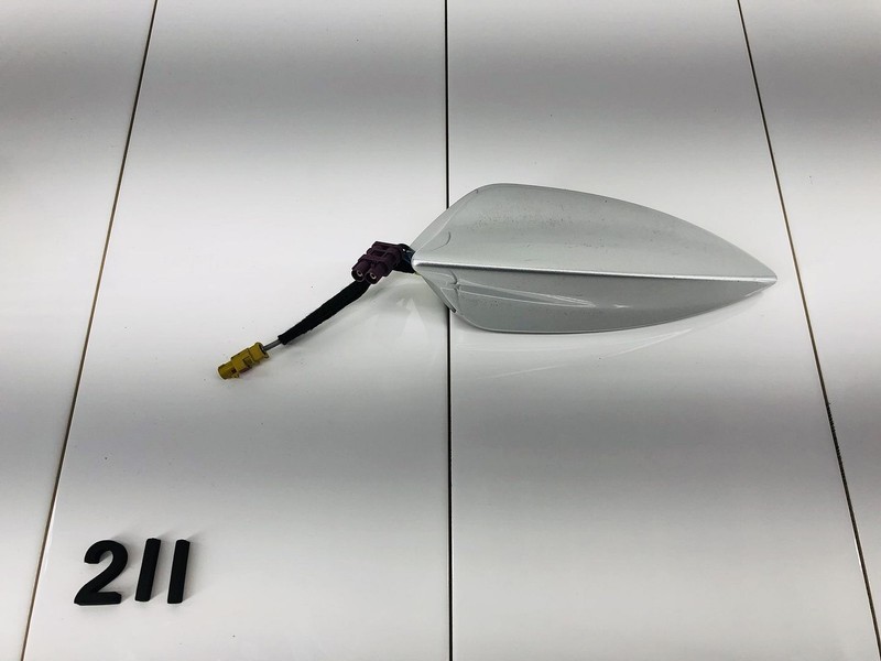 16-19 CHEVROLET MALIBU REAR UPPER ROOF MOUNTED FIN SHARK RADIO ANTENNA OEM