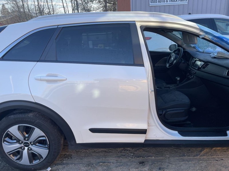 2017-2022 KIA NIRO RIGHT ROCKER W/POST WHITE PC:SWP 1.6L AT FWD 90K -LX- 64812