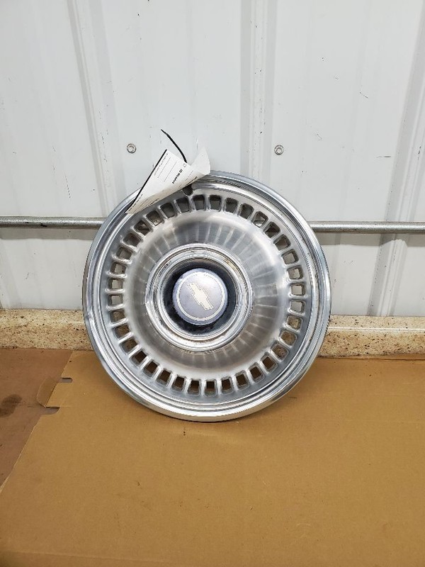 Wheel Cover HubCap Excluding Caprice Fits 71-72 CHEVROLET PASS. 292516