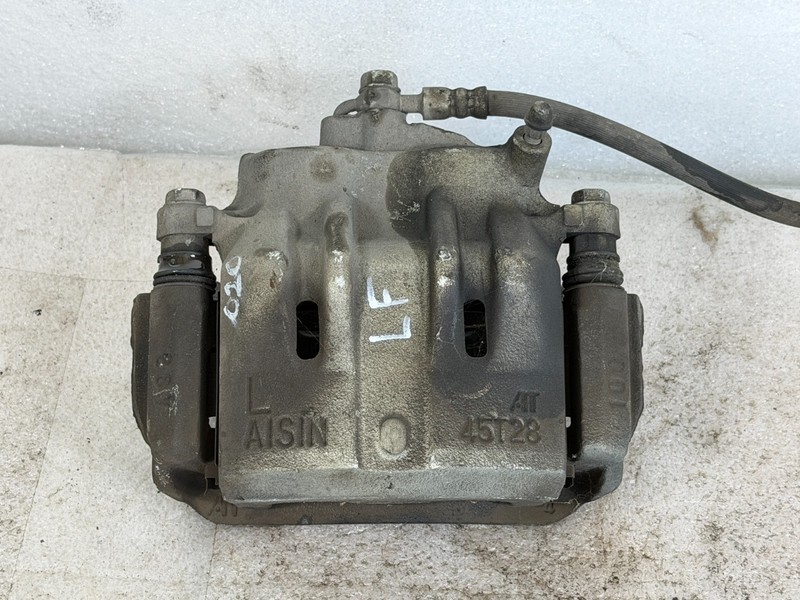 2004-2006 Lexus Es330 Front Driver Left Brake Caliper #020