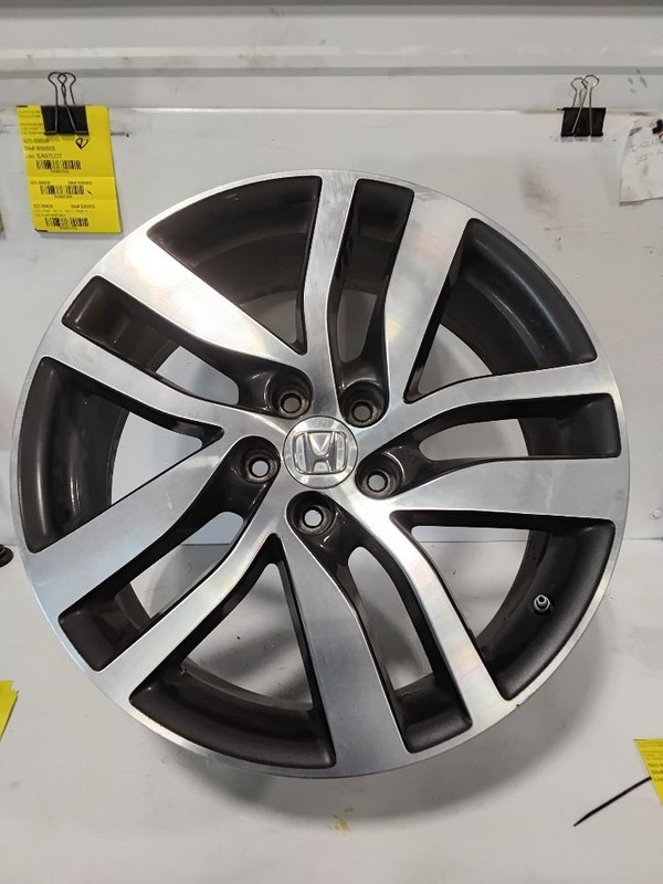 2016-2018 Honda Pilot Wheel Rim 20x8 Machined Face Gray Pockets
