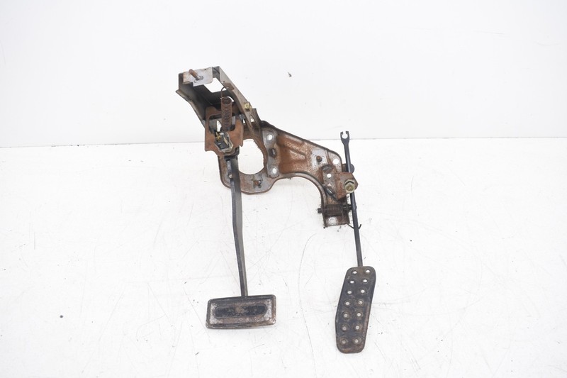 1997 Mazda Miata Mx-5 NA Automatic Gas and Brake Pedal Assembly OEM KW92