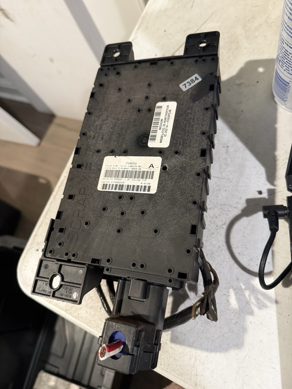 2009 FORD FOCUS Engine Fuse Box 7l1t14b476bj