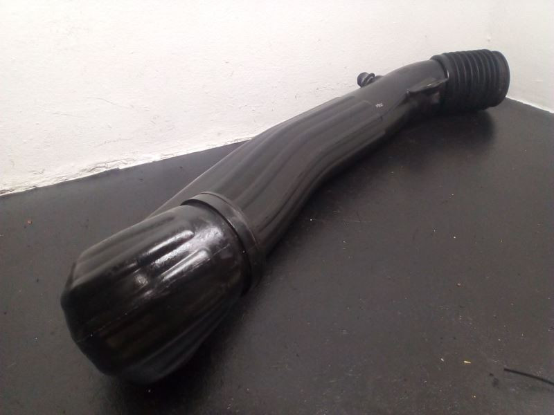 04-07 Saturn VUE 3.5L Air Outlet Duct Tube Pipe Assembly OEM 22678564