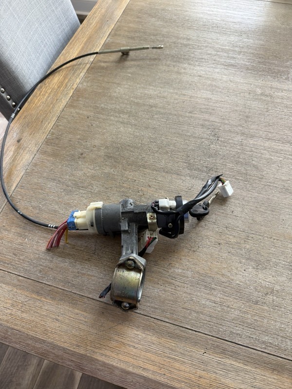 06 07 08 09 TUCSON IGNITION KEY LOCK CYLINDER HOUSING W/KEY OEM 3637-18