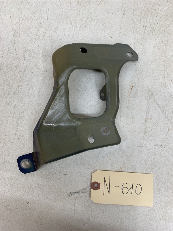 ⚡️17-21 Tesla Model 3 Front left LH fender support bracket 1086017-00-D 610 B75