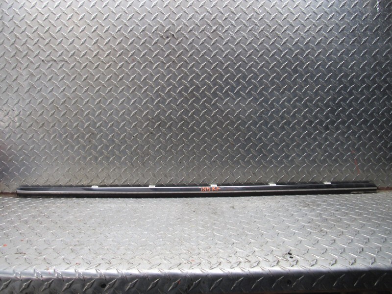 2017 HYUNDAI SONATA RIGHT PASSENGER FRONT SIDE DOOR WINDOW BELT MOLDING OEM 2.4l