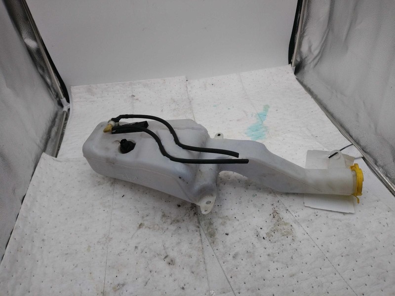 2021 Jeep Cherokee Washer Fluid Reservoir OEM Red 3.20L 71000 Miles