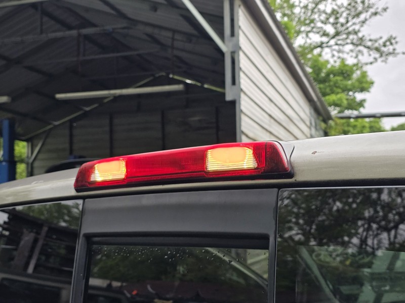 THIRD 3RD BRAKE LIGHT AVOIDANCE LIGHT FITS 04-15 NISSAN TITAN HIGH MOUNTED OEM
